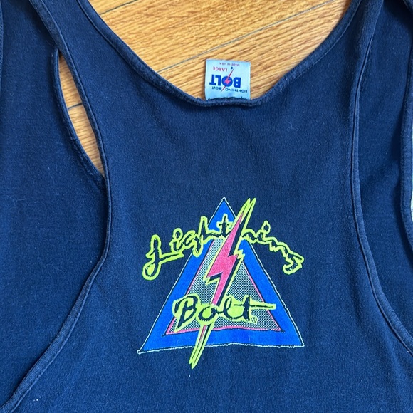 Vintage Retro 90s Shark Tank - Picture 4 of 6